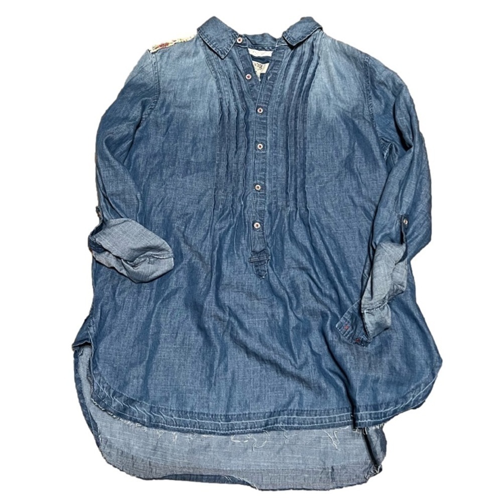 Vintage America Women’s Denim Top With Quilted Shoulder Detail (Sz Missy M)